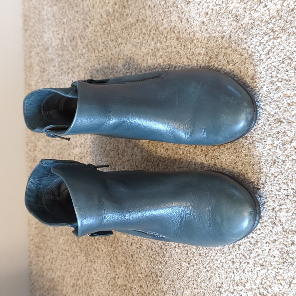 Ecco Booties - Picture 2 of 6